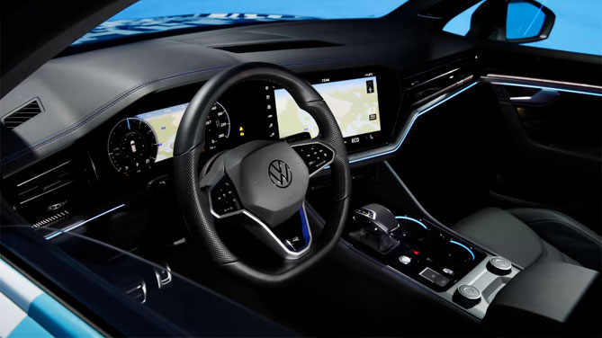 Volkswagen Touareg 2024 interior volante asientos
